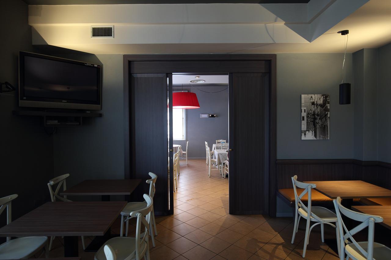 Hotel Trattoria Contini Sorbolo エクステリア 写真