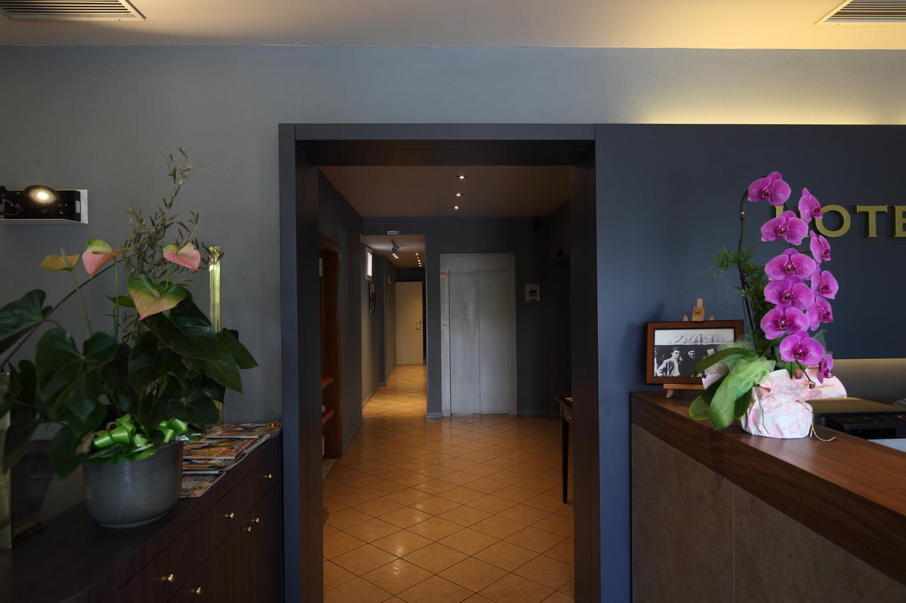 Hotel Trattoria Contini Sorbolo エクステリア 写真